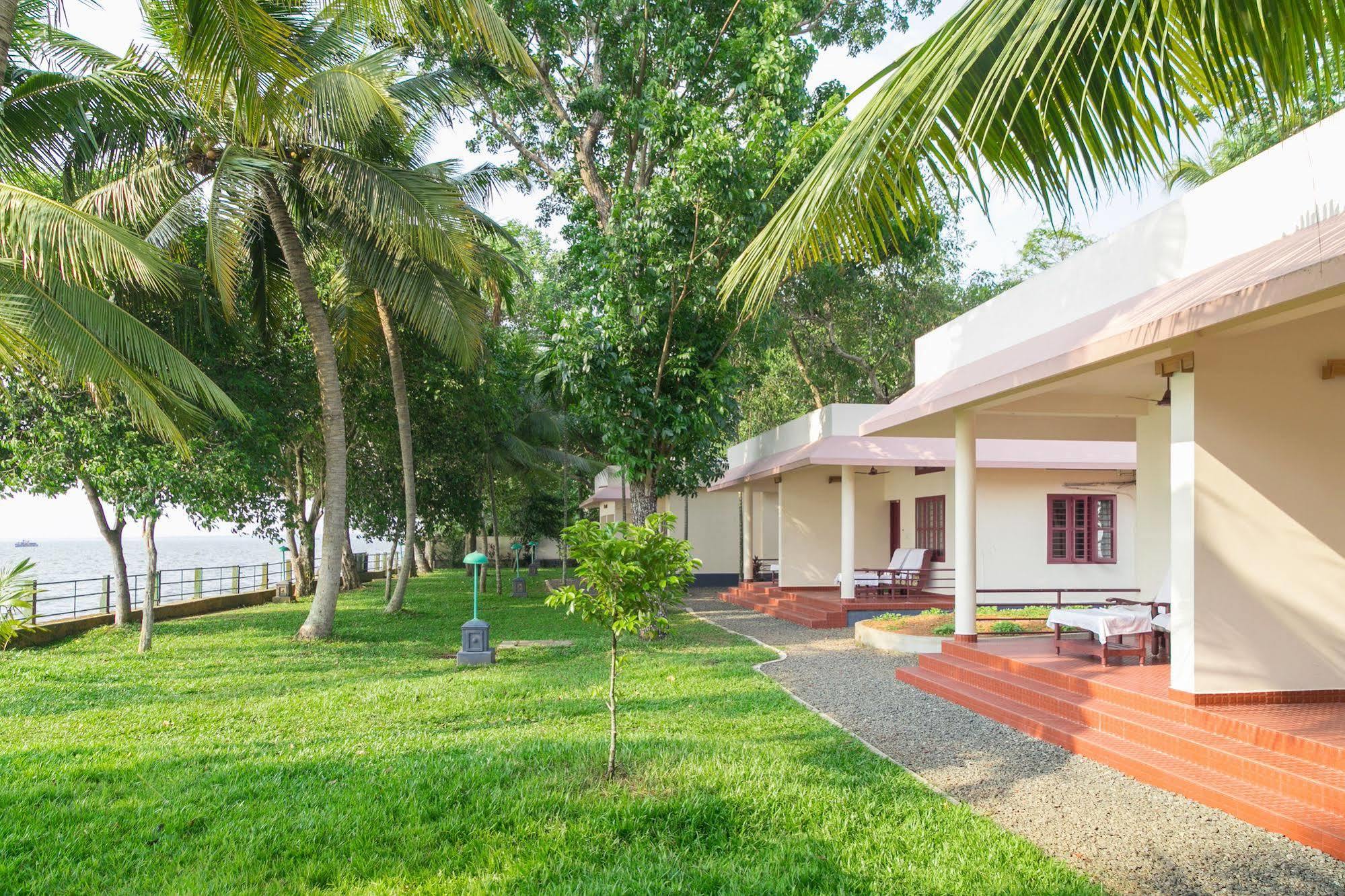 Illikkalam Lakeside Cottages Kumarakom Eksteriør billede