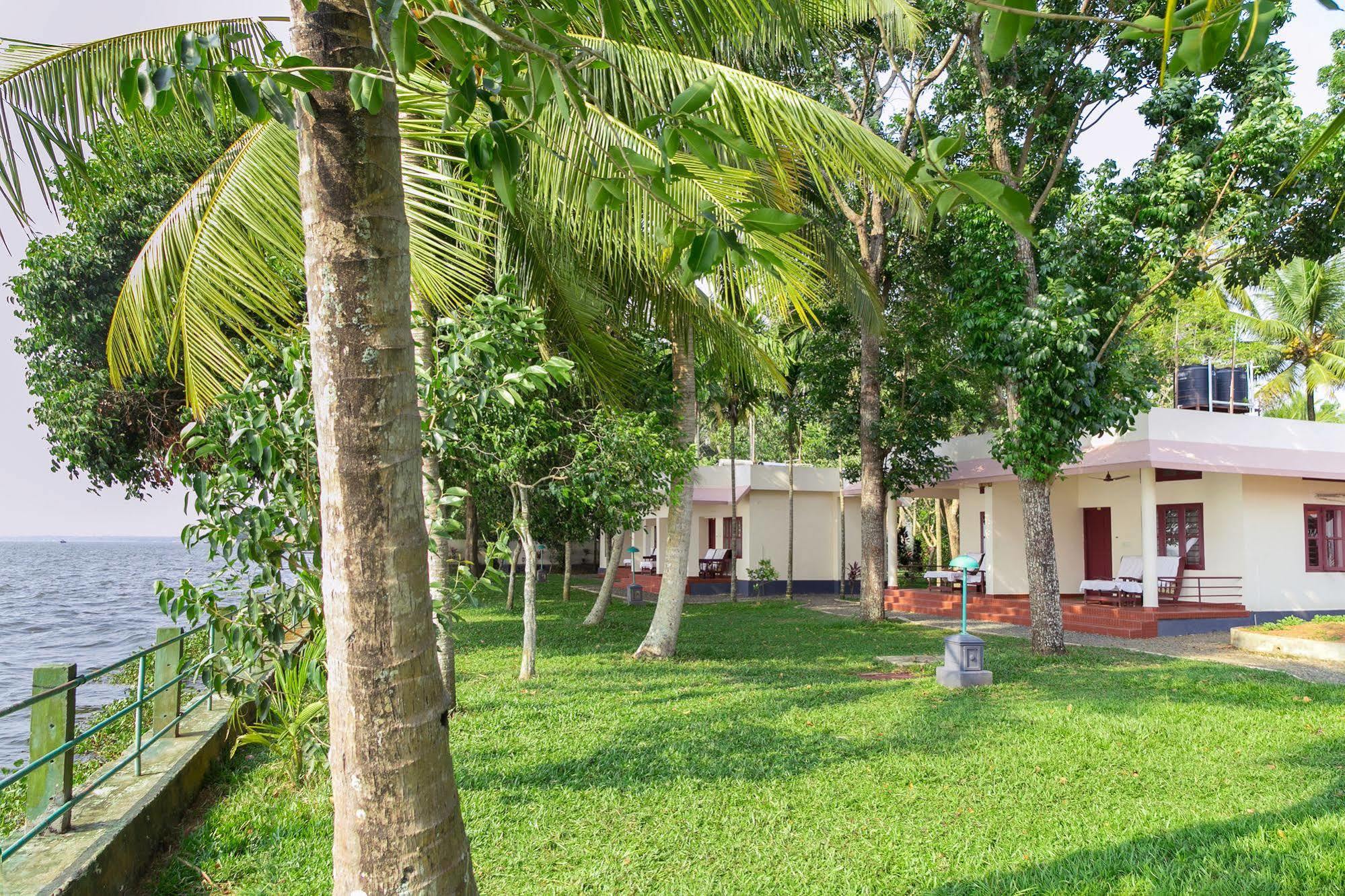 Illikkalam Lakeside Cottages Kumarakom Eksteriør billede