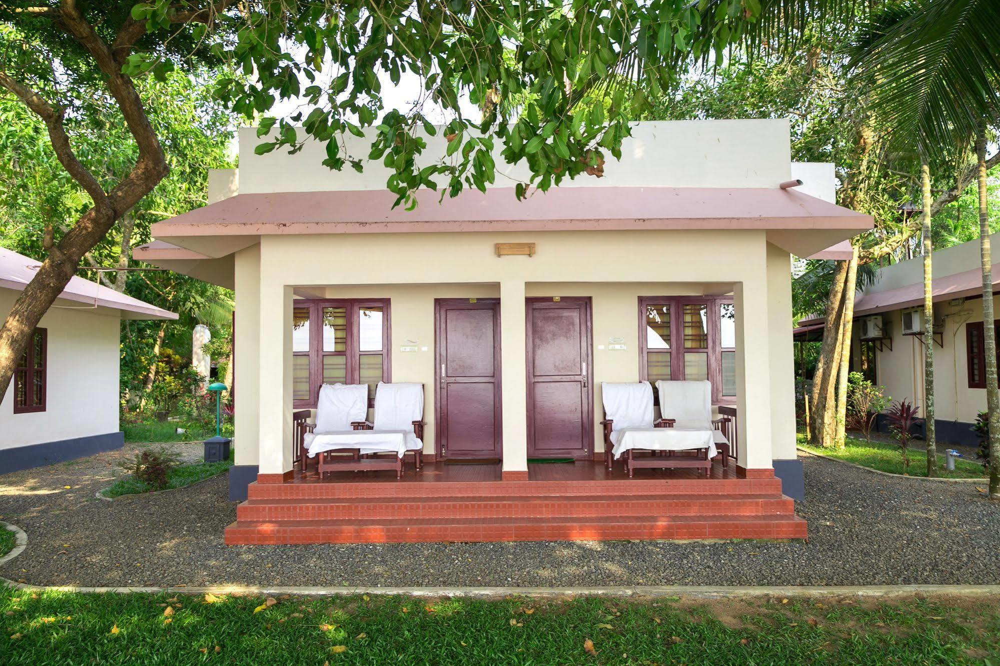 Illikkalam Lakeside Cottages Kumarakom Eksteriør billede