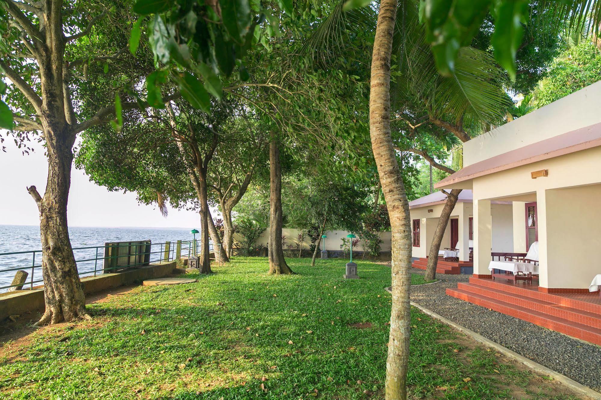 Illikkalam Lakeside Cottages Kumarakom Eksteriør billede